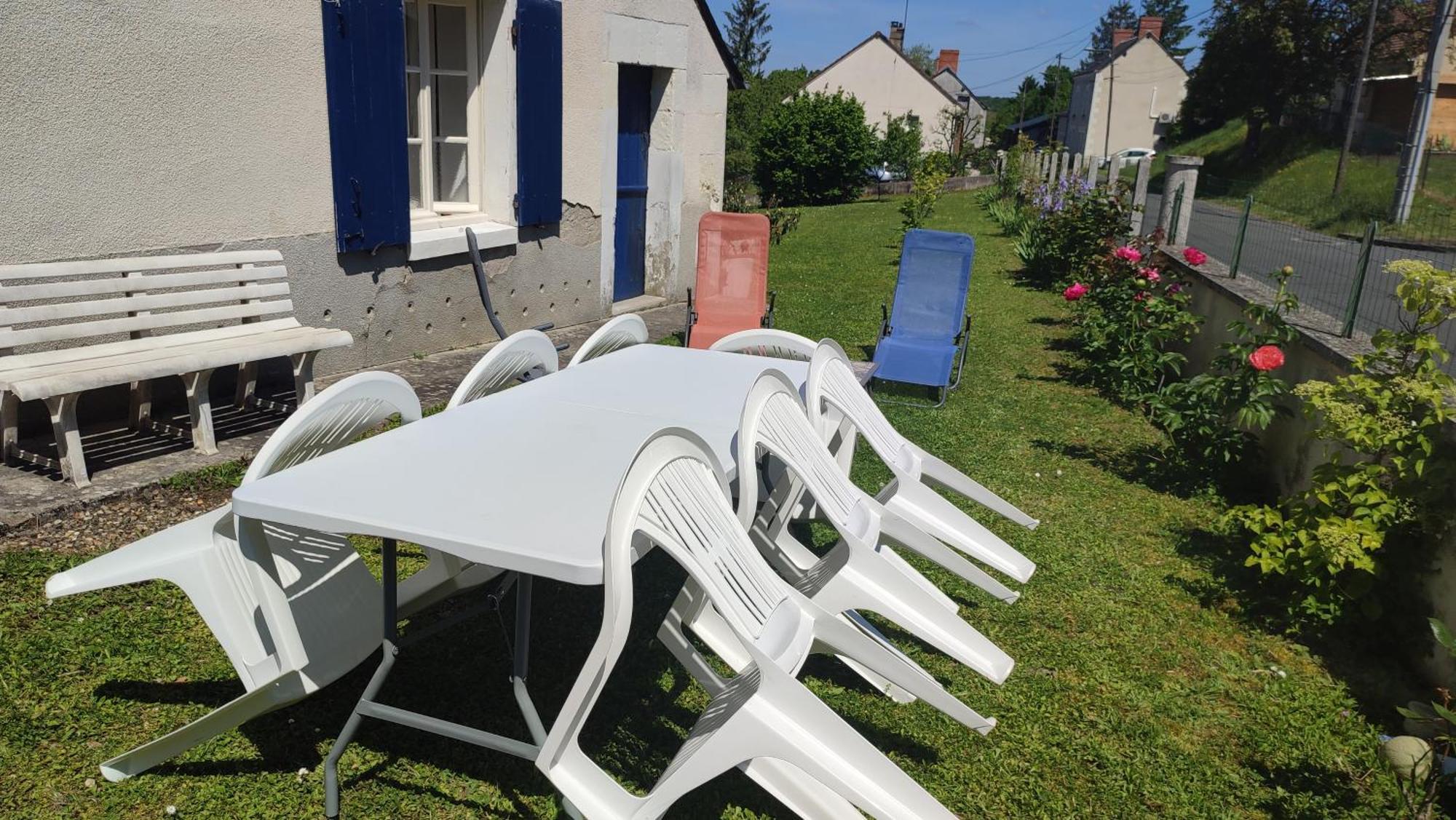 Maison Plain Pied, 2 Chambres, Longere Typique , Fraiche, Dans Bourg Avec Tous Commerces Luçay-le-Mâle Екстериор снимка