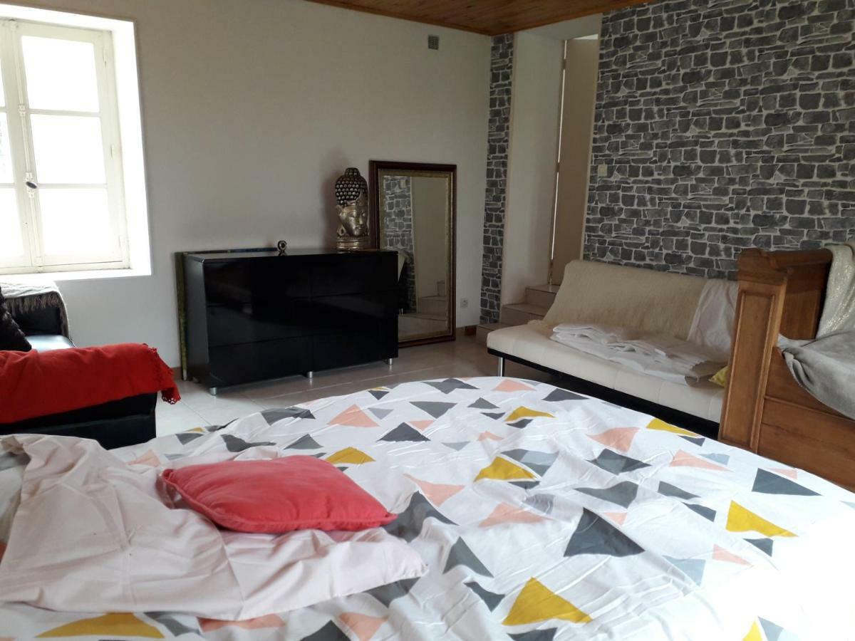 Maison Plain Pied, 2 Chambres, Longere Typique , Fraiche, Dans Bourg Avec Tous Commerces Luçay-le-Mâle Екстериор снимка
