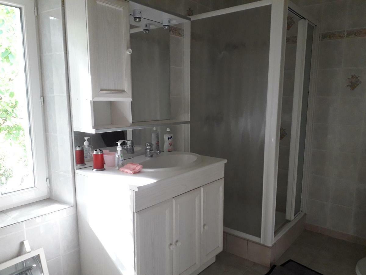 Maison Plain Pied, 2 Chambres, Longere Typique , Fraiche, Dans Bourg Avec Tous Commerces Luçay-le-Mâle Екстериор снимка