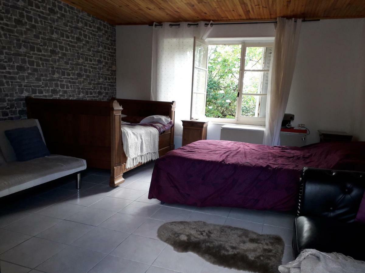 Maison Plain Pied, 2 Chambres, Longere Typique , Fraiche, Dans Bourg Avec Tous Commerces Luçay-le-Mâle Екстериор снимка